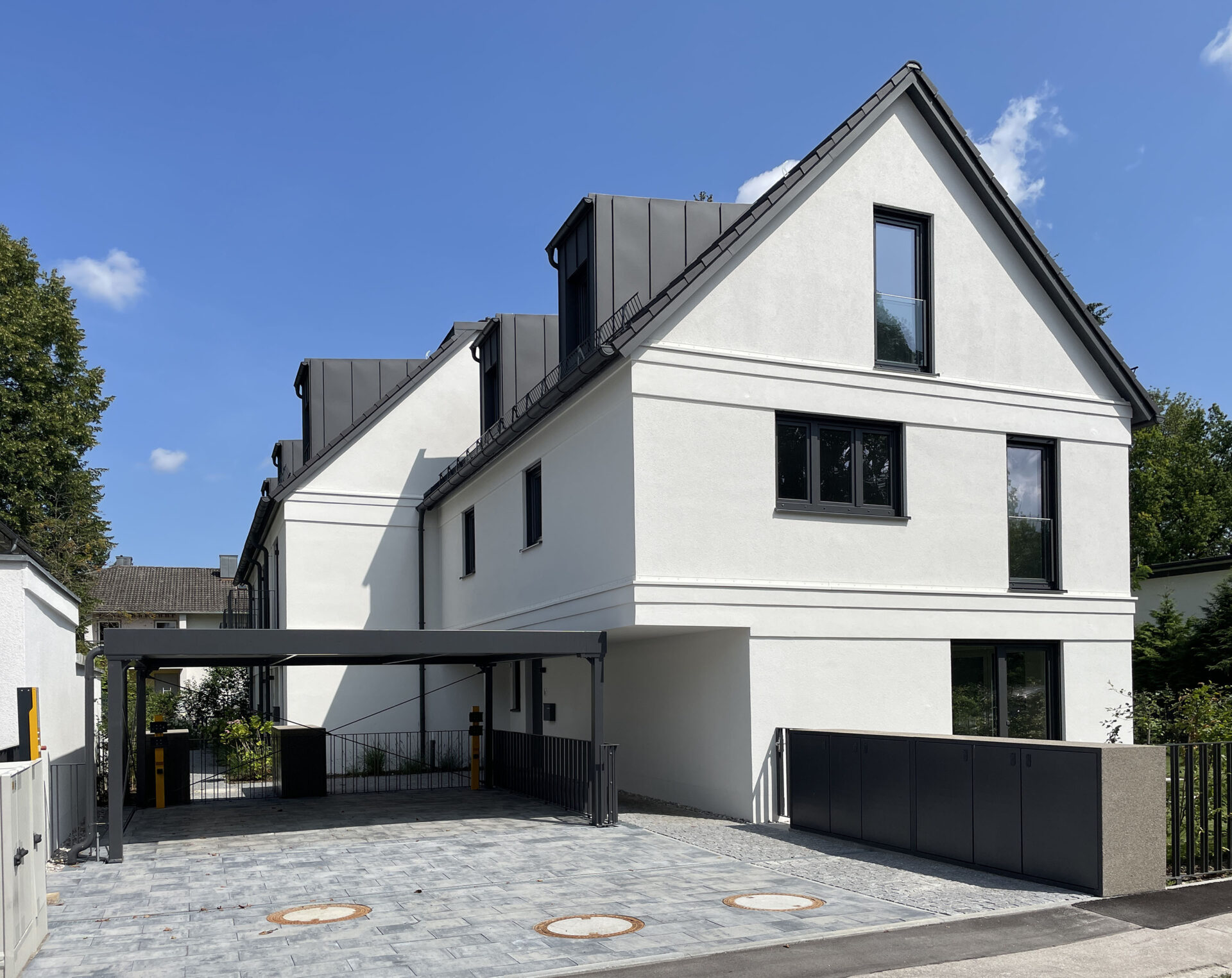 Exterior view from the street Newly built townhouses in Pasing
